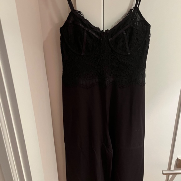 BARDOT BLACK LACE JUMPSUIT - Picture 4 of 4